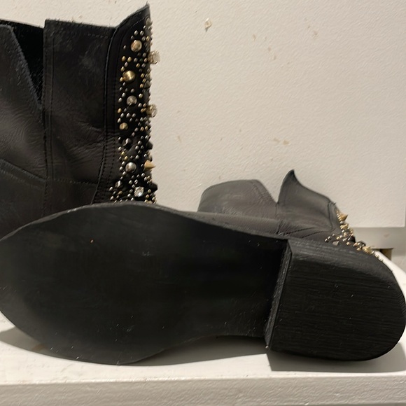 🥾Zara Black Leather Studded, Rhinestone Boots - Picture 12 of 15